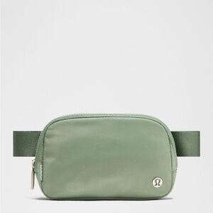 NEW LULULEMON EVERYWHERE BELT BAG 
COLOR GREY EUCALYPTUS